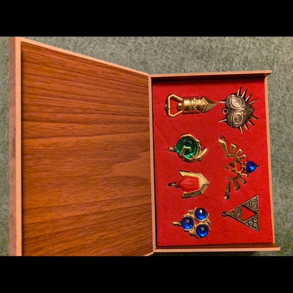 SOLD!! The Legend of Zelda Collection - Picture 4 of 6